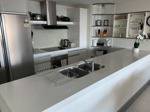 Nia's Place - Accommodation Mermaid Beach 2
