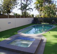 Noosa Parade Holiday Inn - Accommodation Mermaid Beach