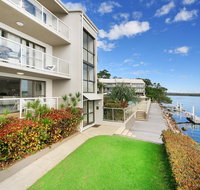 Noosa Shores Apartment 10 - Accommodation Mermaid Beach