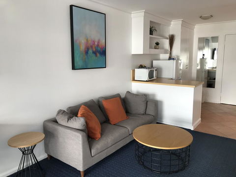 North Pier Hotel - Accommodation Mermaid Beach 1