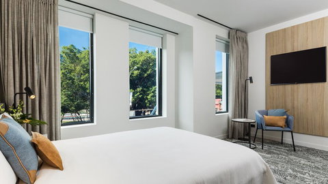 Oaks Cairns Hotel - Accommodation Mermaid Beach 2