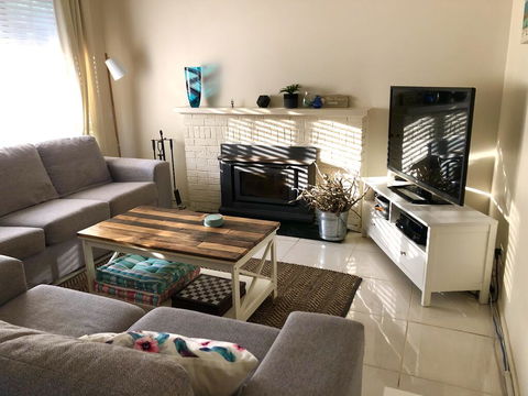 Ocean Beach Cottage - Accommodation Mermaid Beach 3