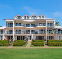 Ocean Breeze Near Parks and Rowes Bay - Accommodation Mermaid Beach