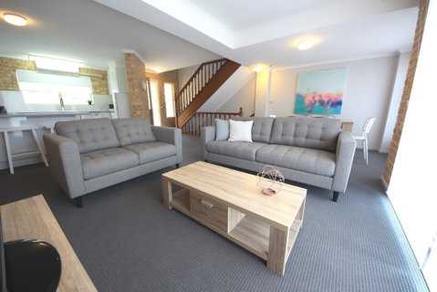 Ocean Shores Unit No 4 - Accommodation Mermaid Beach 0