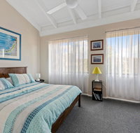 Ocean St Holiday Apartment - Accommodation Mermaid Beach