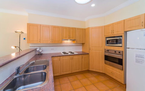 Oceania Cottage - LJHooker Yamba - Accommodation Mermaid Beach 3