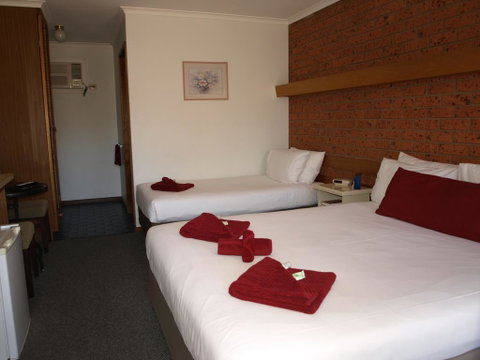 Old Coach Motor Inn Echuca - Accommodation Mermaid Beach 3