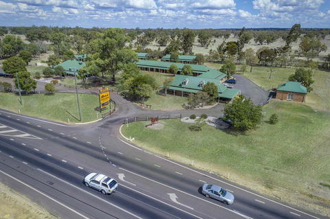 Overlander Homestead Motel - Accommodation Mermaid Beach 2