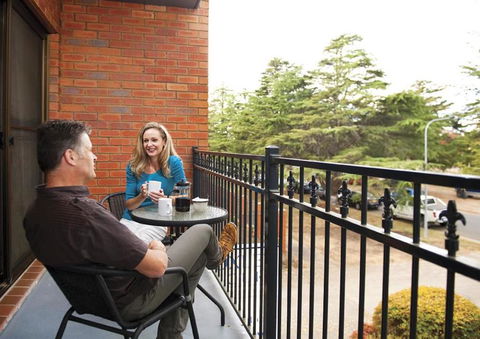Oxley Court Serviced Apartments - Accommodation Mermaid Beach 0