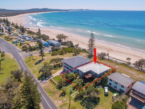 Pacifica 2 - Opposite The Beach At Brooms Head - Accommodation Mermaid Beach 0