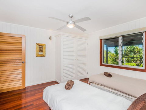 Pacifica 2 - Opposite The Beach At Brooms Head - Accommodation Mermaid Beach 2
