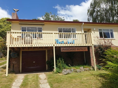 Pandani House - Accommodation Mermaid Beach 0