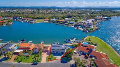 Pandanus - Accommodation Mermaid Beach 1