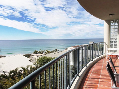 Panoramic Ocean Views Of Sunshine Beach Unit 5 Vista Pacific 12 Bryan Street - Accommodation Mermaid Beach 0