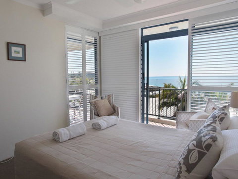 Panoramic Ocean Views Of Sunshine Beach Unit 5 Vista Pacific 12 Bryan Street - Accommodation Mermaid Beach 3