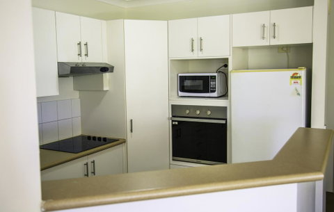 Paradise Island Resort - Accommodation Mermaid Beach 2