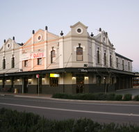Peden's Hotel - Accommodation Mermaid Beach