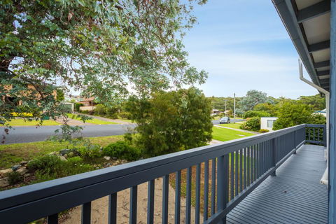 Pet-friendly Beach House @ Kianga - Accommodation Mermaid Beach 3