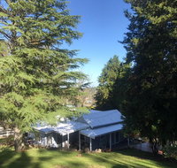Pine Hill Cottage Acreage in Nature Trees Views mid Katoomba Leura - Accommodation Mermaid Beach