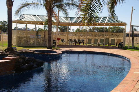 Pines Country Club Motor Inn - Accommodation Mermaid Beach 2