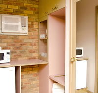 Pines Country Club Motor Inn - Accommodation Mermaid Beach