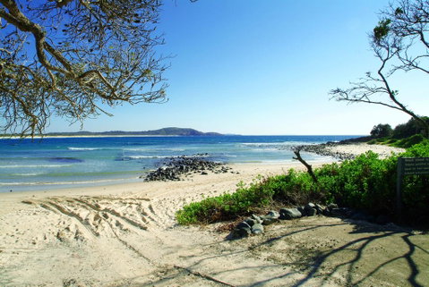 Plomer Beach House - Accommodation Mermaid Beach 3