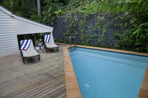 Port Douglas Cottage & Lodge - Accommodation Mermaid Beach 1