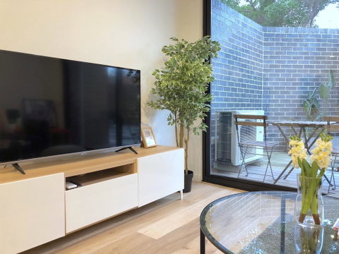 Pride Bentleigh Apartment With Private Garden - Accommodation Mermaid Beach 2