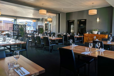 Prince Of Wales Hotel - Accommodation Mermaid Beach 1