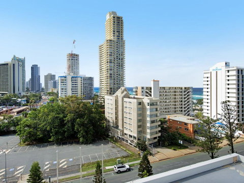 Private Apt In The Heart Of Surfers Paradise - Accommodation Mermaid Beach 1