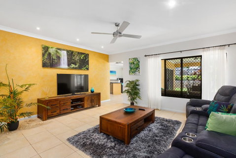 Private Large Cairns Family Home, Rainforest Views - Accommodation Mermaid Beach 2