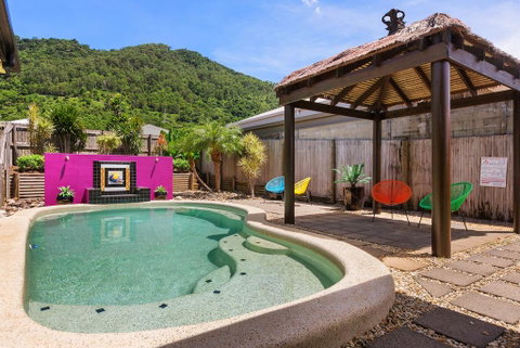 Private Large Cairns Family Home, Rainforest Views - Accommodation Mermaid Beach 0