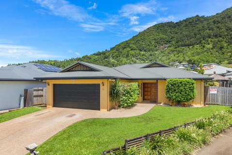 Private Large Cairns Family Home, Rainforest Views - Accommodation Mermaid Beach 1