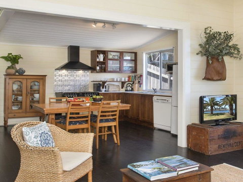 Quarryman's Cottage - Country Style In Town - Accommodation Mermaid Beach 1