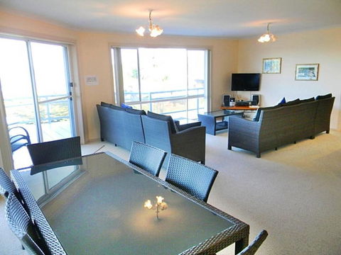 QUAYS 6 - Accommodation Mermaid Beach 3