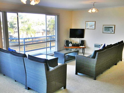 QUAYS 6 - Accommodation Mermaid Beach 2