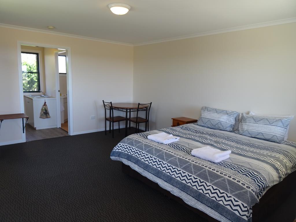 Moffatdale QLD Accommodation Mermaid Beach