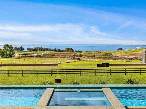 Remo Resort - Accommodation Mermaid Beach 1