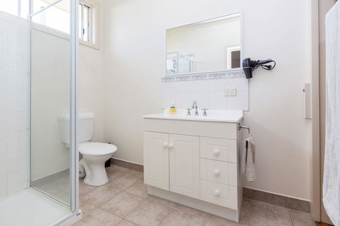 RENOVATED BEACH BEAUTY - ROSEBUD - Accommodation Mermaid Beach 0