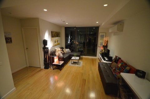 Riverside Resort Apartment - Accommodation Mermaid Beach 2