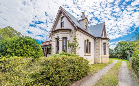 Rosslyn - Accommodation Mermaid Beach 0