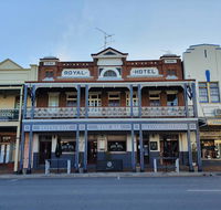 Royal Hotel - Accommodation Mermaid Beach