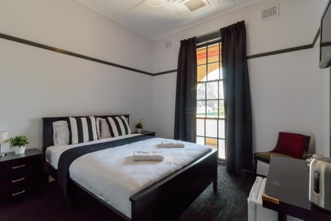 Royal Hotel Ryde - Accommodation Mermaid Beach 0