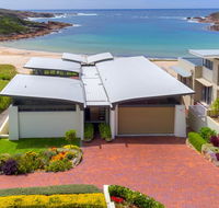 Sails on the Beachfront - Exclusive Seaside Home - Accommodation Mermaid Beach