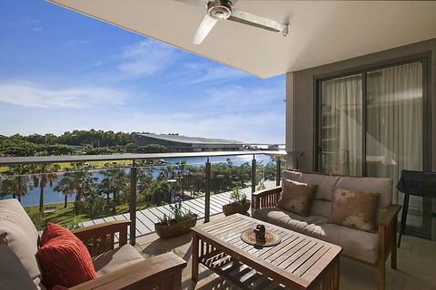 Saltwater Suites - 1,2 & 3 Bed Waterfront Apartments - Accommodation Mermaid Beach 2