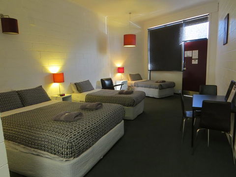 San Remo Hotel Motel - Accommodation Mermaid Beach 3