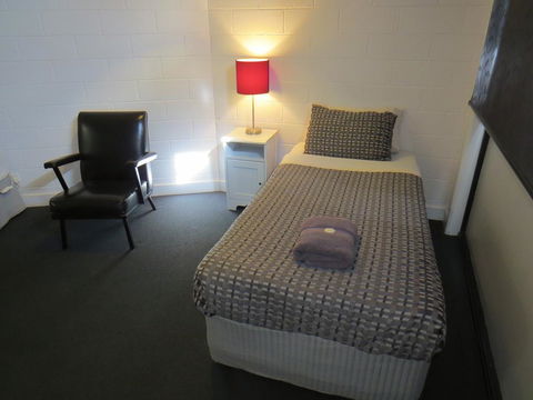 San Remo Hotel Motel - Accommodation Mermaid Beach 2
