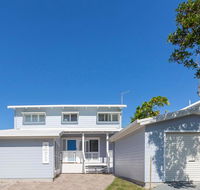 Sandpiper Beach Front House - Accommodation Mermaid Beach
