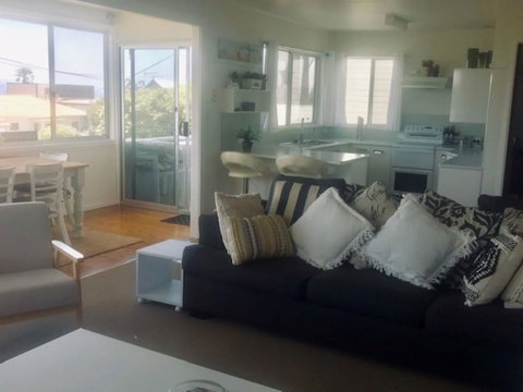 Scarlets By The Sea - Accommodation Mermaid Beach 3