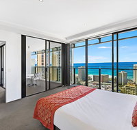 SeaBreeze Holidayz on Cavill Ocean View - Accommodation Mermaid Beach